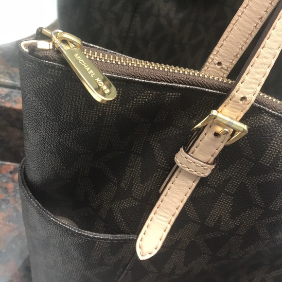 Michael Kors purse - Picture 2 of 5